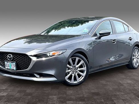 Used 2019 MAZDA MAZDA3 Sedan FWD image 2