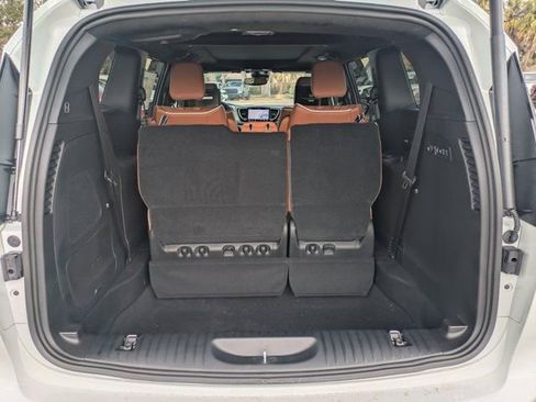 New 2026 Chrysler Pacifica Pinnacle w/ Trailer Tow Group image 11