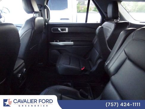 Used 2021 Ford Explorer XLT w/ Equipment Group 202A RWD image 7