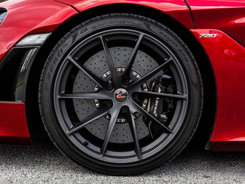Used 2018 McLaren 720S Luxury RWD image 26