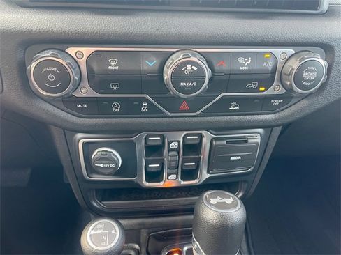 Used 2024 Jeep Wrangler Sport S image 21