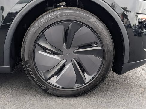 Used 2026 Tesla Model Y 2WD image 8
