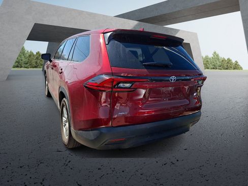 Used 2025 Toyota Grand Highlander AWD image 3