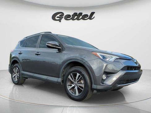 Used 2018 Toyota RAV4 XLE FWD image 3