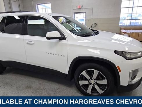 Used 2023 Chevrolet Traverse LT w/ LT Premium Package AWD/4WD image 2