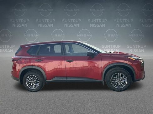 Used 2025 Nissan Rogue S FWD image 38