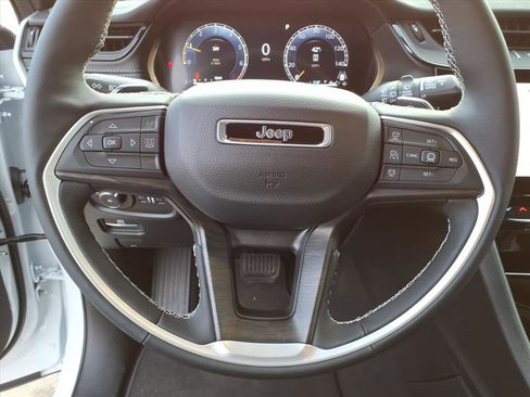 New 2026 Jeep Grand Cherokee Limited image 18