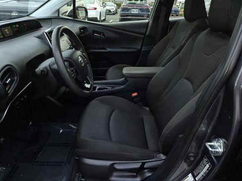 Used 2021 Toyota Prius LE image 16