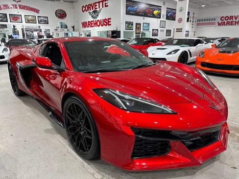 Used 2024 Chevrolet Corvette Z06 RWD image 20