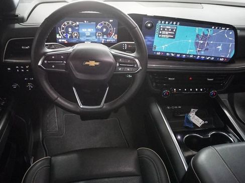 Used 2025 Chevrolet Tahoe Premier RWD image 12