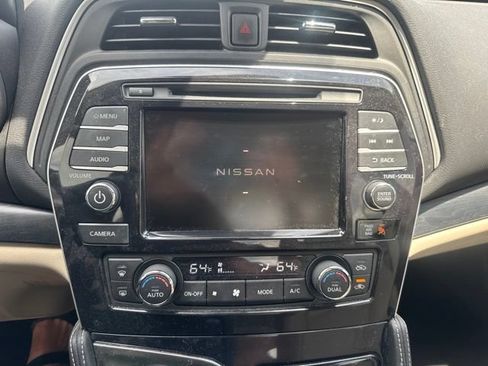 Used 2023 Nissan Maxima Platinum w/ Sport Mat Group FWD image 11