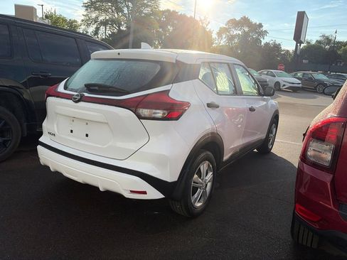 Used 2023 Nissan Kicks S FWD image 4