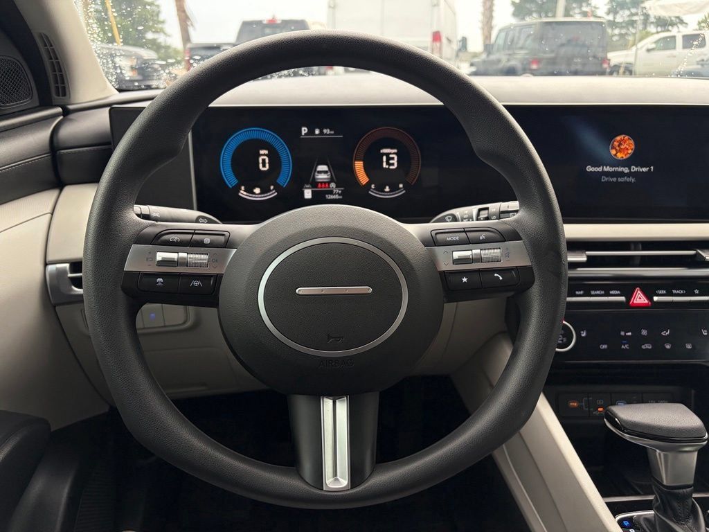 Used 2025 Hyundai Tucson SEL FWD image 15