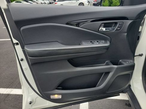 Used 2018 Honda Pilot Touring image 41