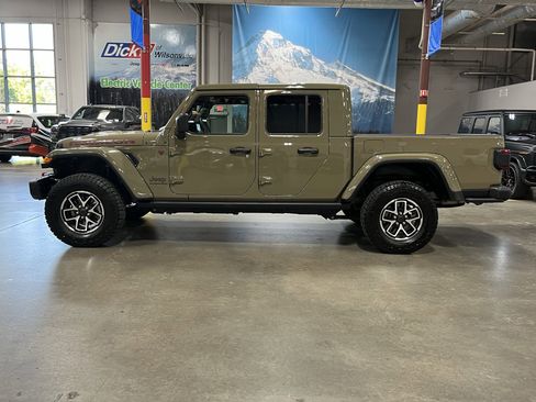 Certified 2025 Jeep Gladiator Rubicon AWD/4WD image 2