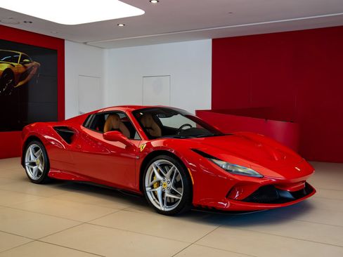 Used 2021 Ferrari F8 Tributo RWD image 28