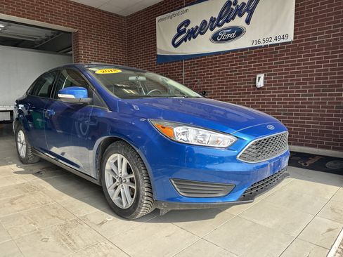 Used 2018 Ford Focus SE w/ Cold Weather Package image 1