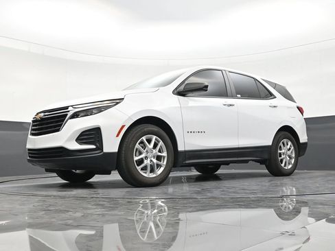 Used 2024 Chevrolet Equinox LS FWD image 20