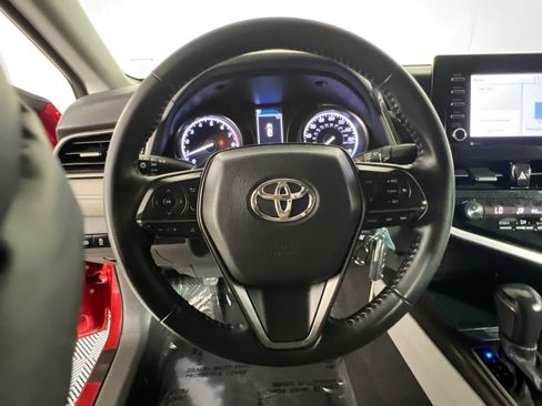 Used 2021 Toyota Camry SE FWD image 17