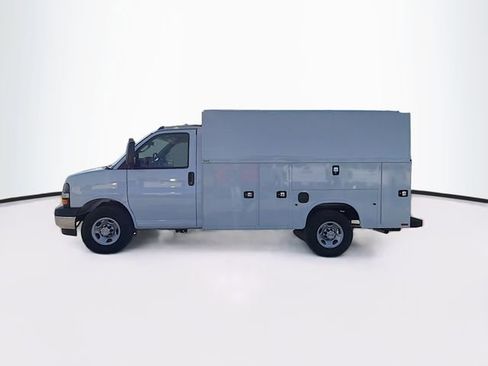 New 2025 Chevrolet Express 3500 w/ Power Convenience Package RWD image 4