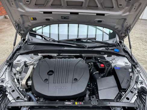 Used 2025 Volvo S60 B5 Core FWD image 27