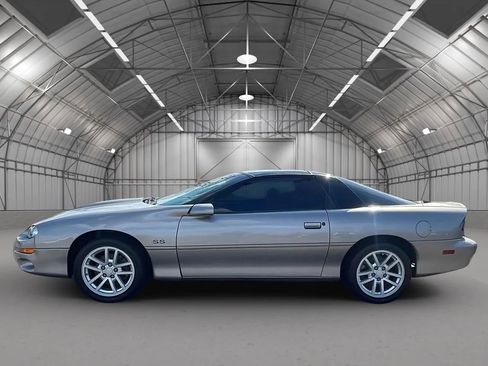 Used 2002 Chevrolet Camaro Z28 w/ SS Performance/Appearance Pkg RWD image 2