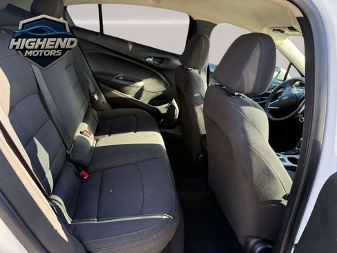 Used 2018 Chevrolet Cruze LS image 19