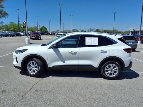 Certified 2023 Ford Escape Active AWD/4WD image 2