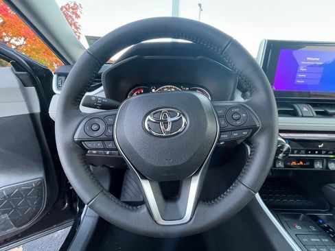 New 2025 Toyota RAV4 XLE image 6