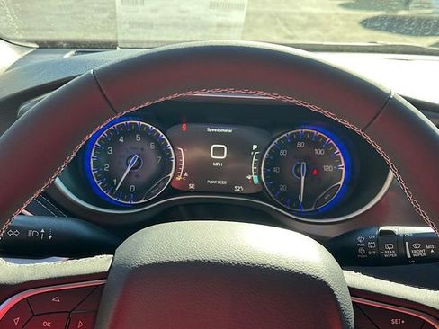 New 2026 Chrysler Pacifica Select image 22