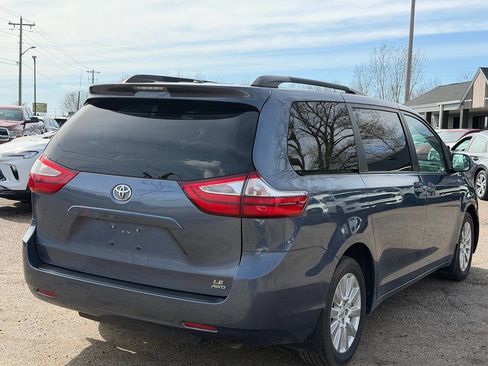 Used 2017 Toyota Sienna LE AWD/4WD image 5