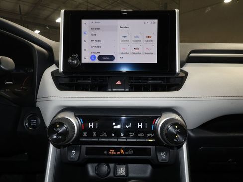 Used 2025 Toyota RAV4 XLE image 16