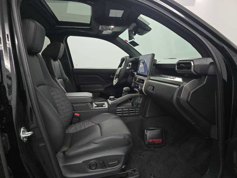 Certified 2025 Toyota Tacoma TRD Off-Road w/ TRD Off Road Premium Package AWD/4WD image 7