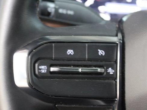 Used 2024 GMC Canyon AT4 w/ AT4 Premium Package AWD/4WD image 16