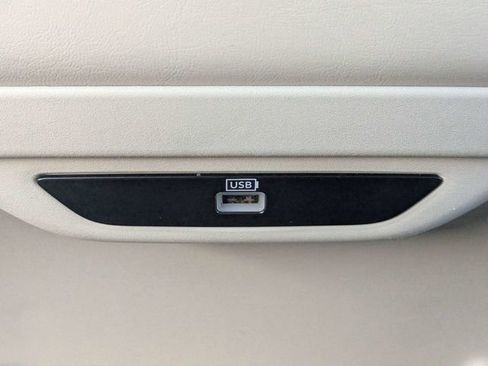 Used 2020 Chrysler Pacifica Limited image 16