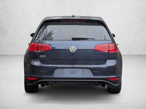 Used 2017 Volkswagen Golf S image 6