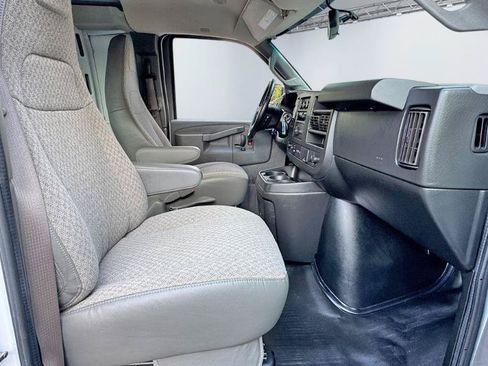 Used 2019 Chevrolet Express 2500 w/ Driver Convenience Package RWD image 21