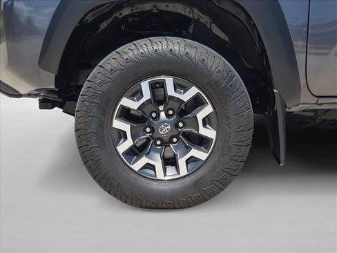 Used 2022 Toyota Tacoma TRD Off-Road AWD/4WD image 24