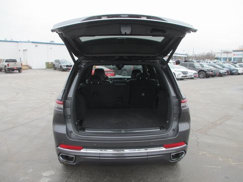 Used 2022 Jeep Grand Cherokee Overland w/ Luxury Tech Group IV image 6