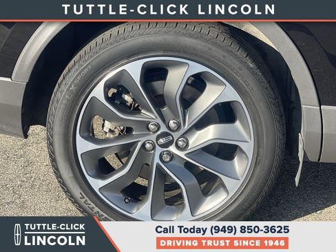 Certified 2022 Lincoln Nautilus Reserve w/ Luxury Package image 11