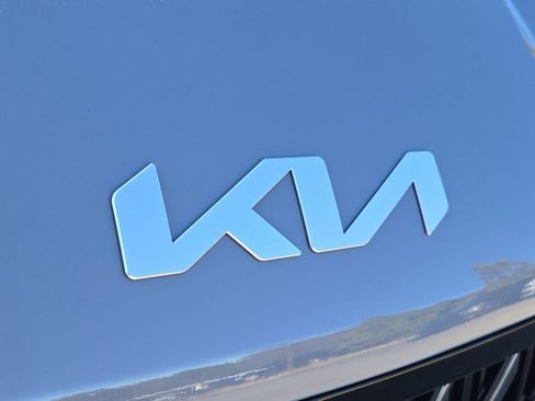 New 2026 Kia Carnival EX image 4