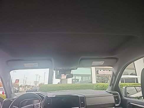 Used 2022 Chevrolet Silverado 1500 LT image 13