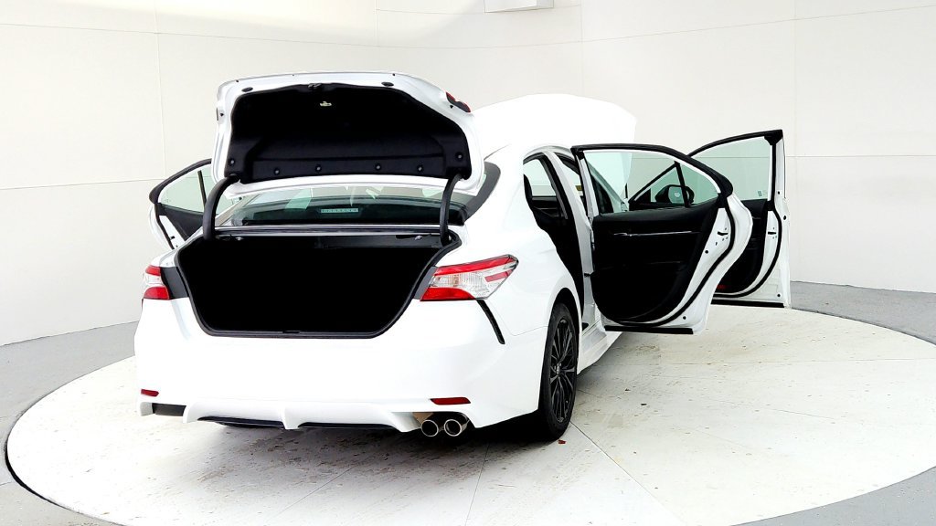 Certified 2020 Toyota Camry SE w/ Carpet Mat Package AWD/4WD image 11