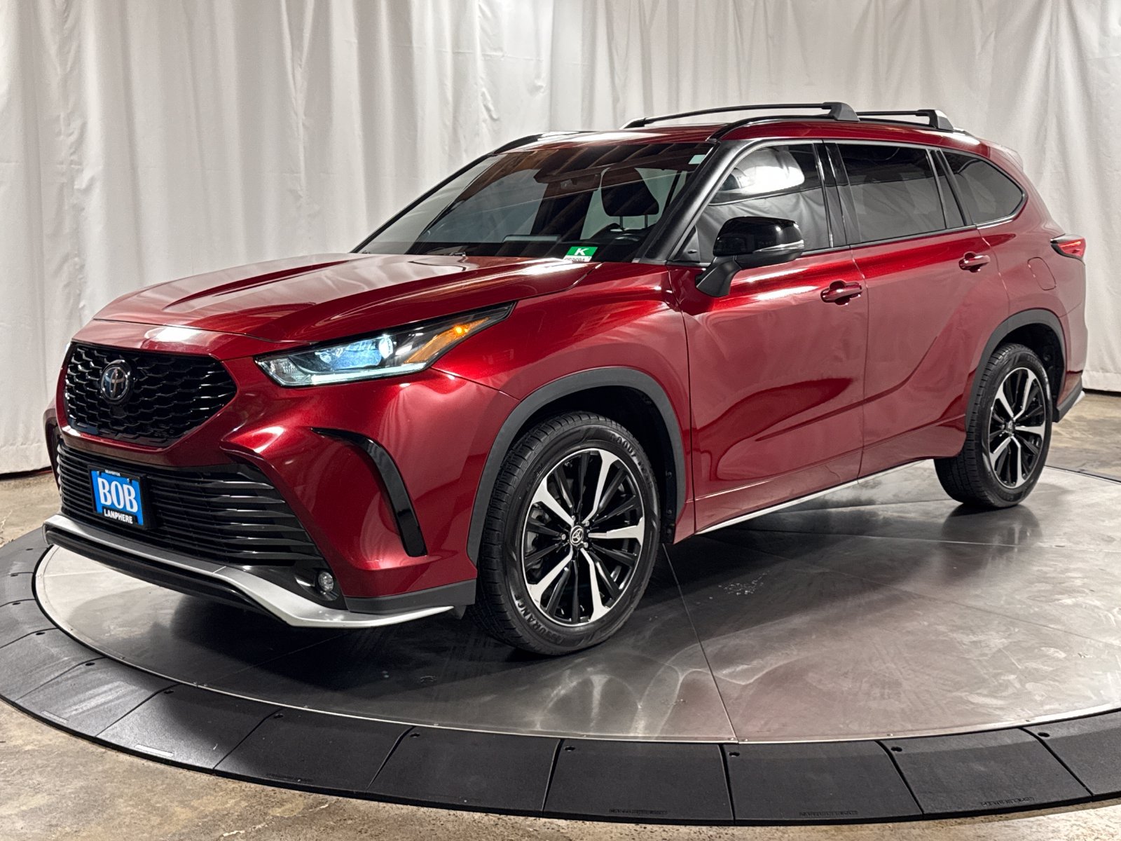 Used 2021 Toyota Highlander XSE AWD/4WD image 1