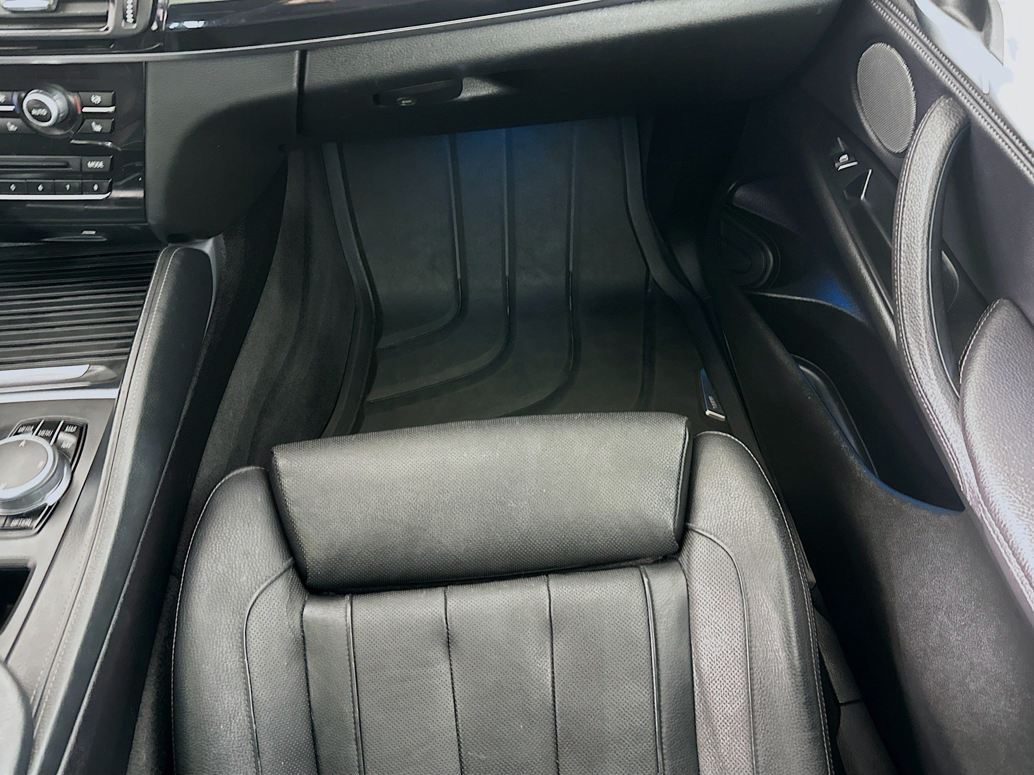 Used 2019 BMW X6 xDrive50i w/ M Sport Package AWD/4WD image 21