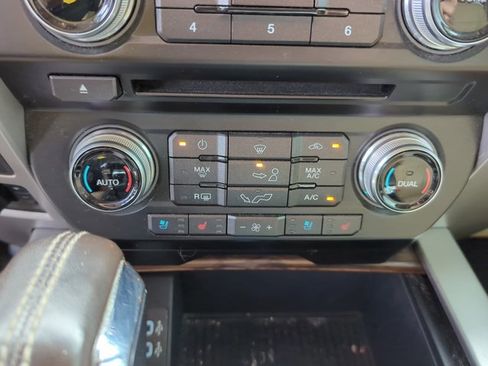 Used 2018 Ford F150 Lariat w/ Equipment Group 502A Luxury image 20