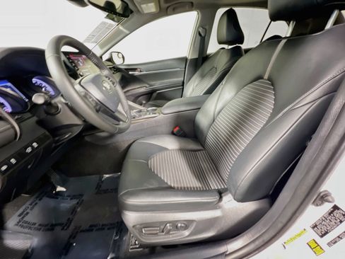 Used 2022 Toyota Camry SE w/ Audio Upgrade Package FWD image 15