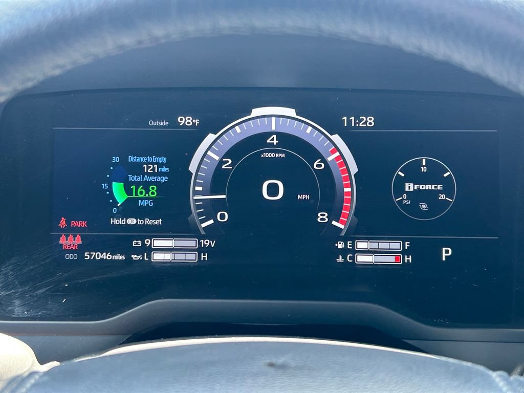Used 2025 Toyota Tundra Limited AWD/4WD image 40
