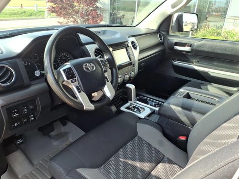 Used 2018 Toyota Tundra SR5 w/ SR5 Upgrade Package AWD/4WD image 21