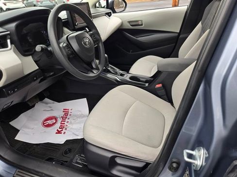 Used 2022 Toyota Corolla LE image 9